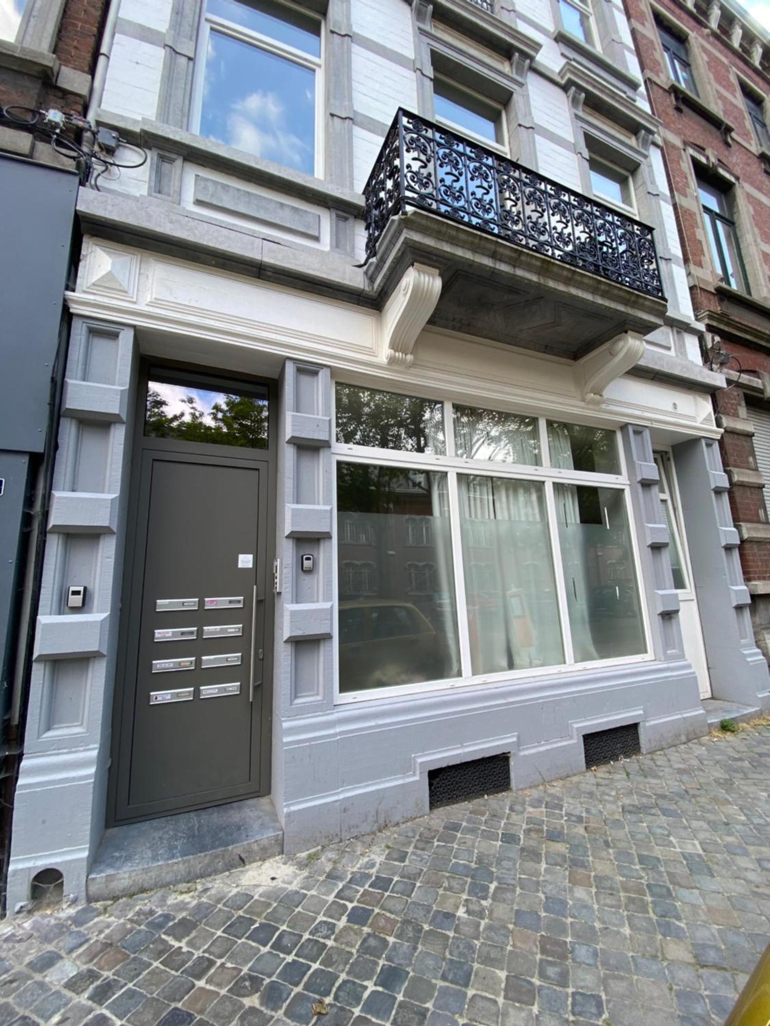 Apartment Sweet *